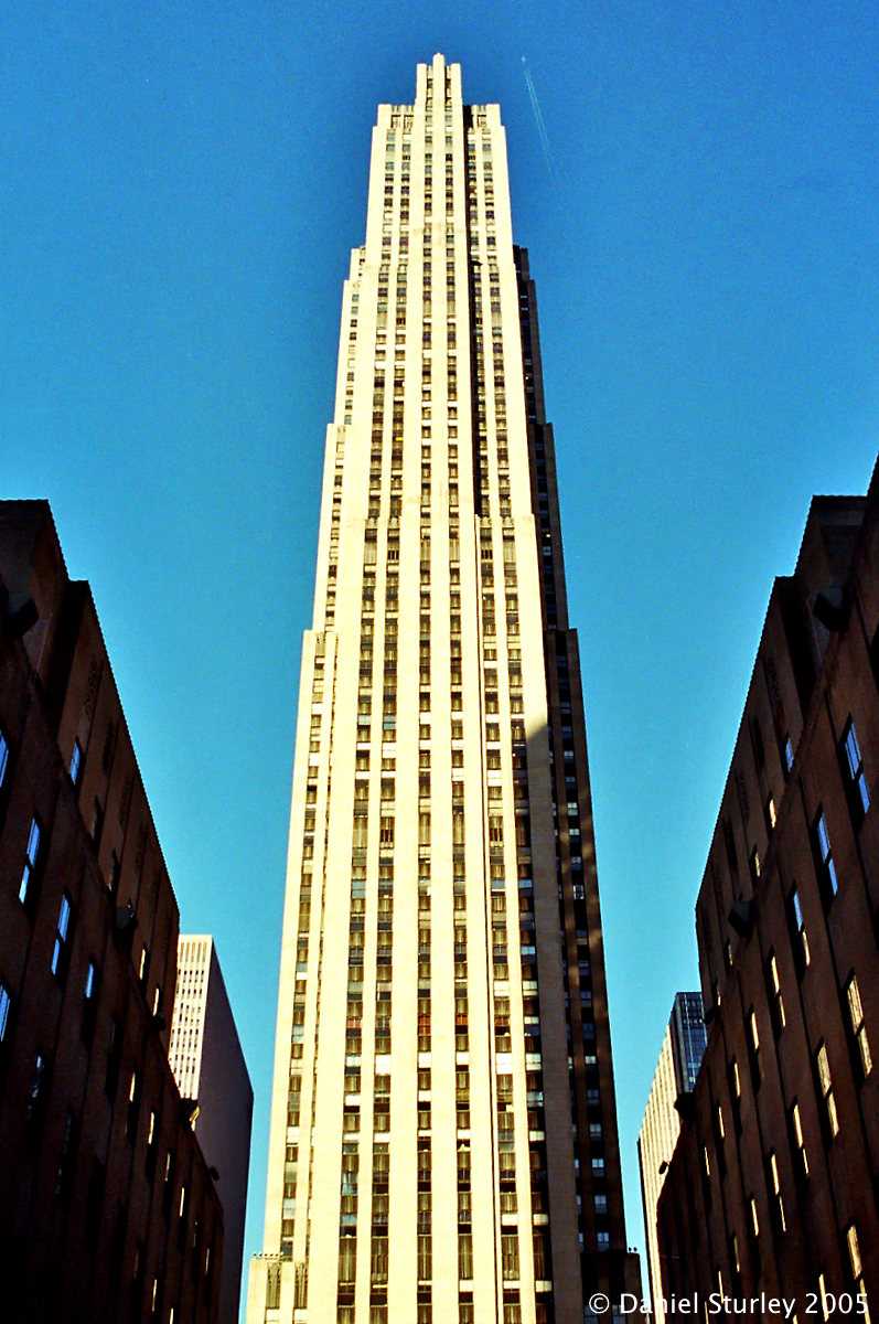 New York City, Looking Up at the Rockefeller Centre - November 2005